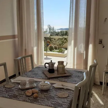 A&B Homes Leuca Lighthouse 펜션 레우카